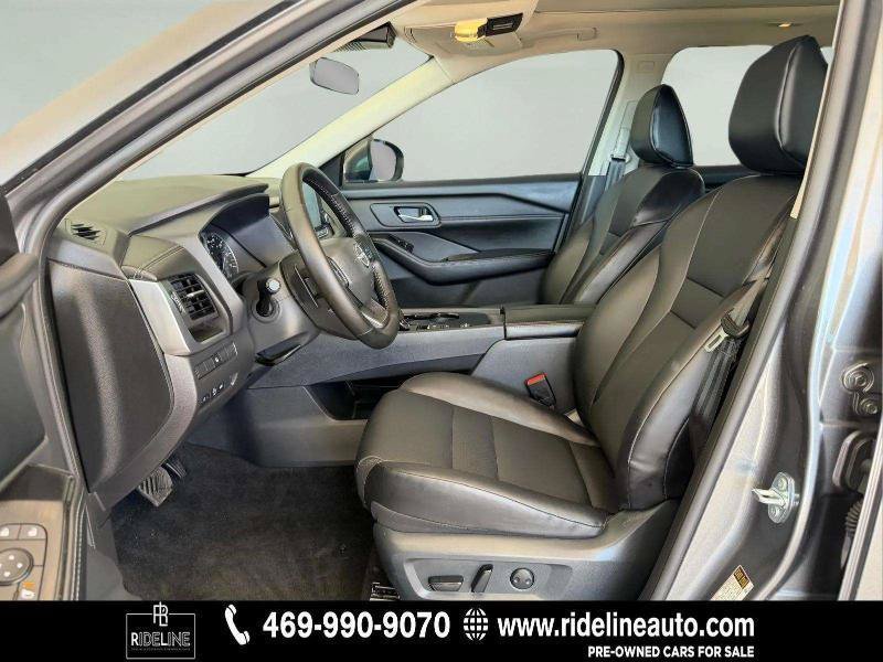 Used 2025 Nissan Rogue SV w/ SV Premium Package FWD image 9