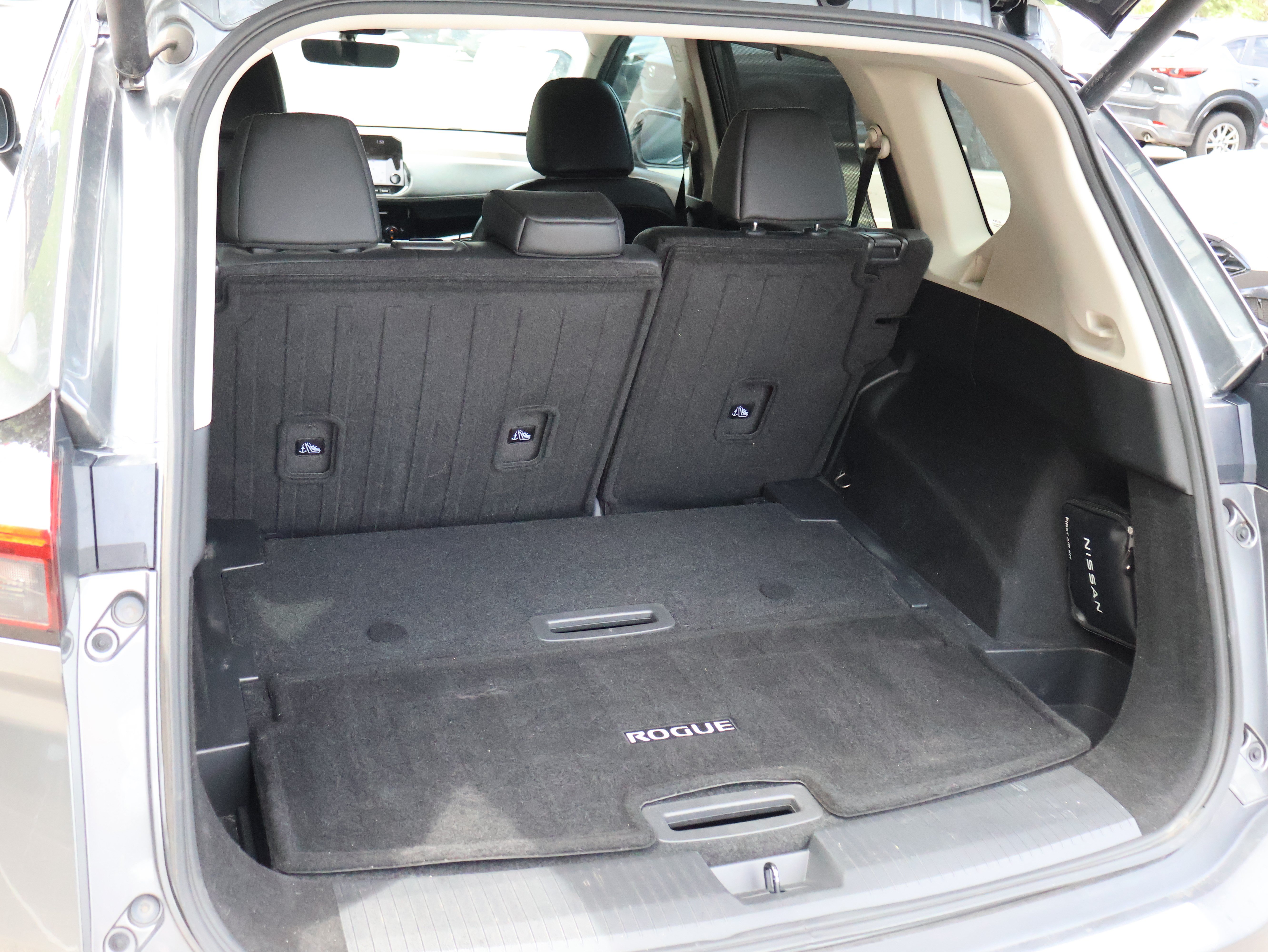 Used 2023 Nissan Rogue SL w/ SL Premium Package FWD image 6