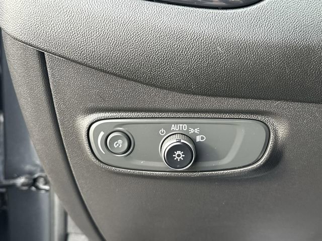 Used 2023 Chevrolet Equinox RS FWD image 17