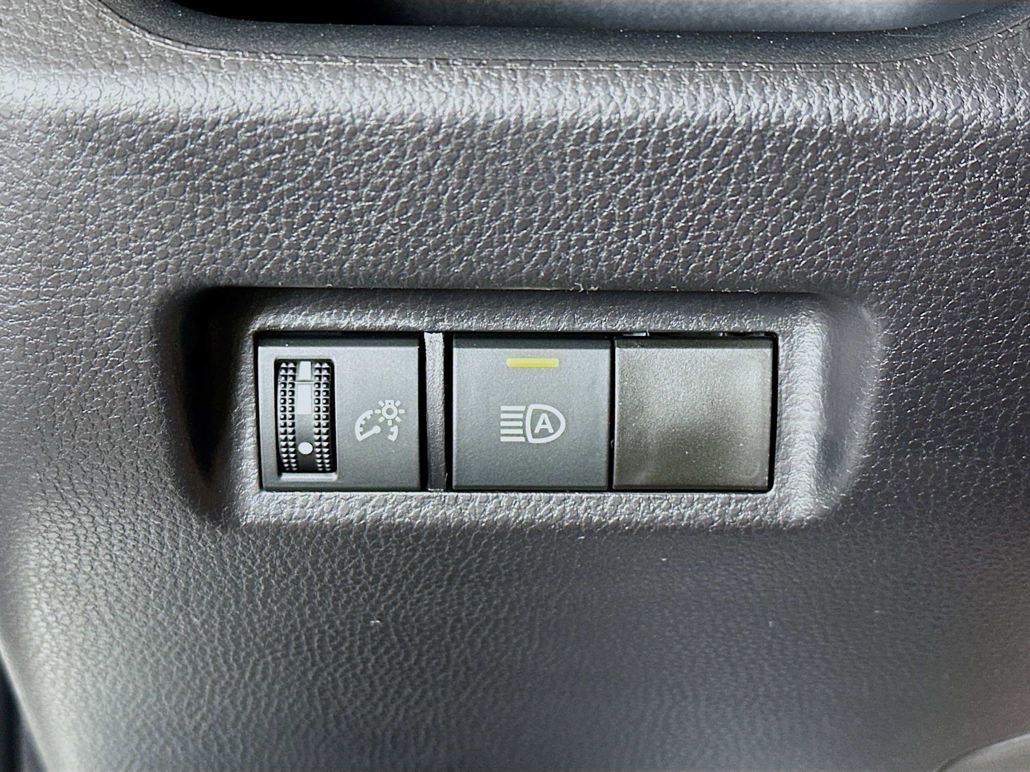 Used 2025 Toyota RAV4 LE image 17