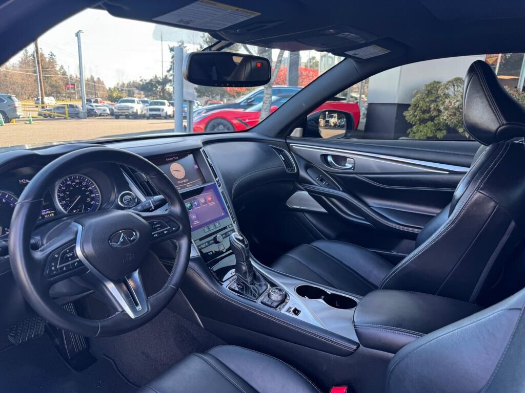 Used 2017 INFINITI Q60 3.0t image 26