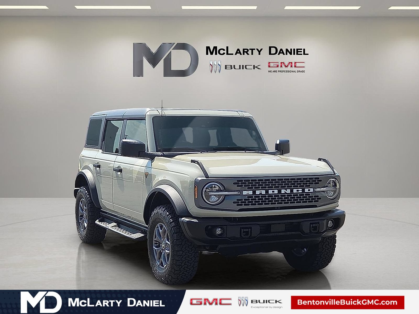 Used 2025 Ford Bronco Badlands AWD/4WD image 1
