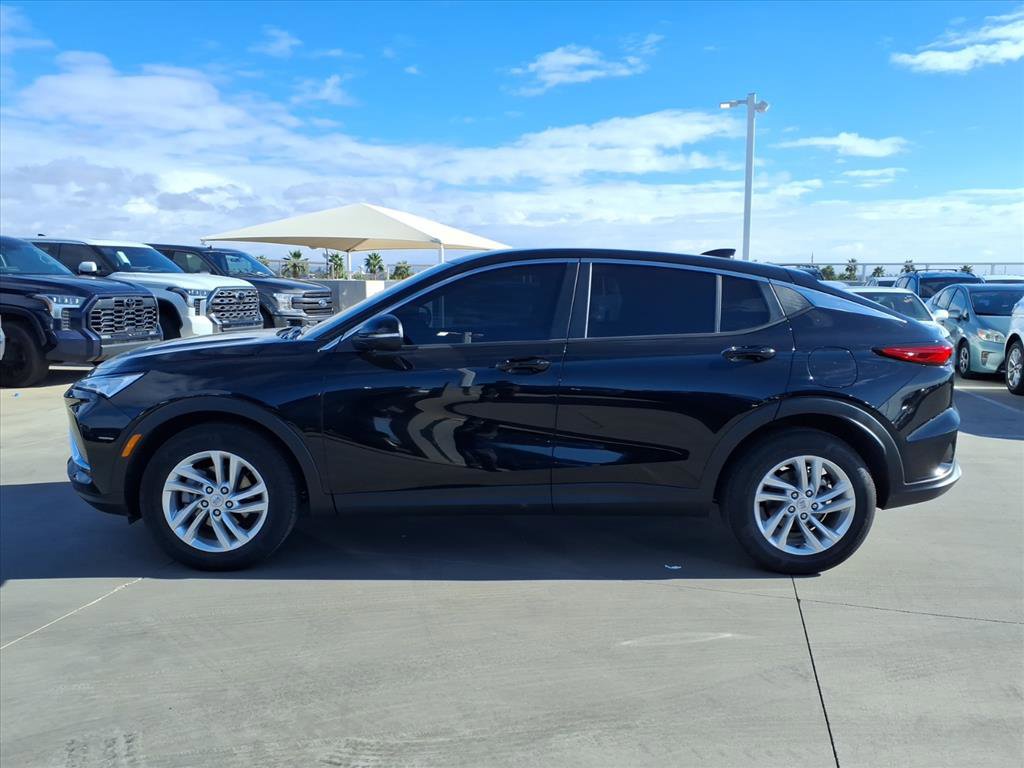 Used 2025 Buick Envista Preferred w/ Convenience II Package image 8