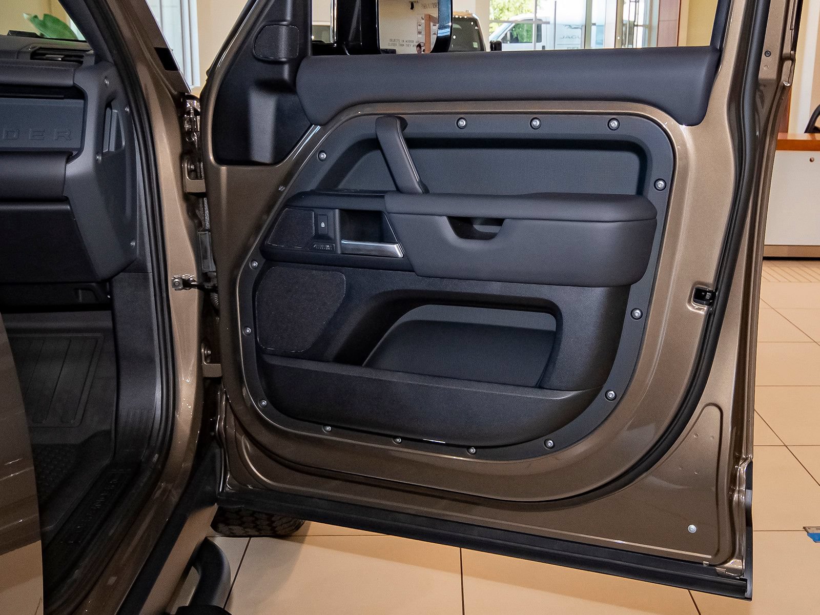 New 2026 Land Rover Defender 110 X-Dynamic SE AWD/4WD image 49