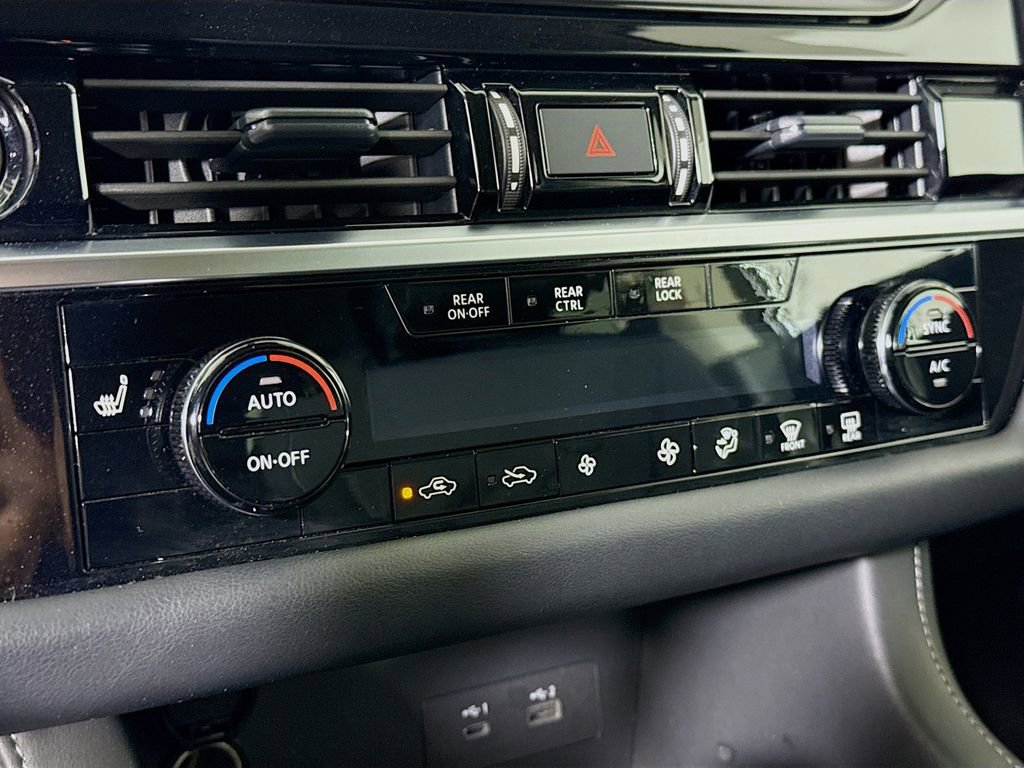 Certified 2024 Nissan Pathfinder SV w/ Black Appearance Package image 7