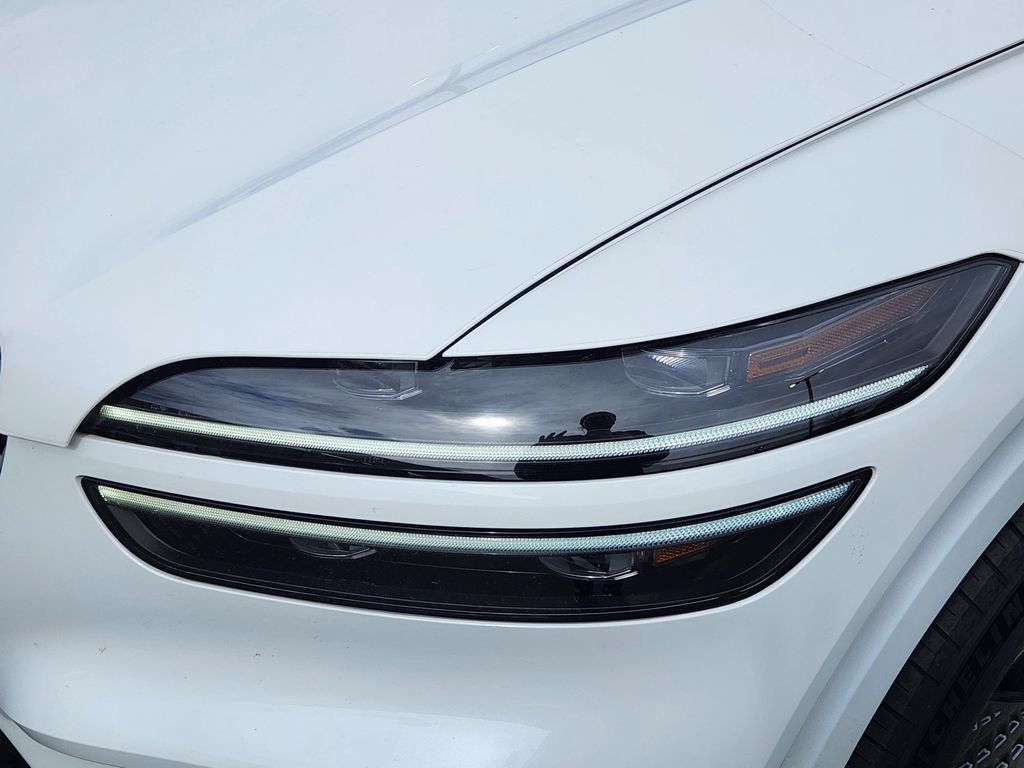 Used 2023 Genesis GV70 2.5T w/ Sport Prestige Package image 8