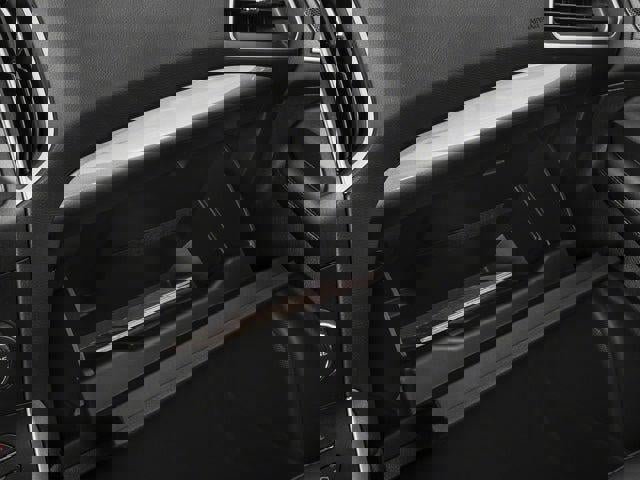 Used 2018 Ford Edge Titanium w/ Technology Package image 17