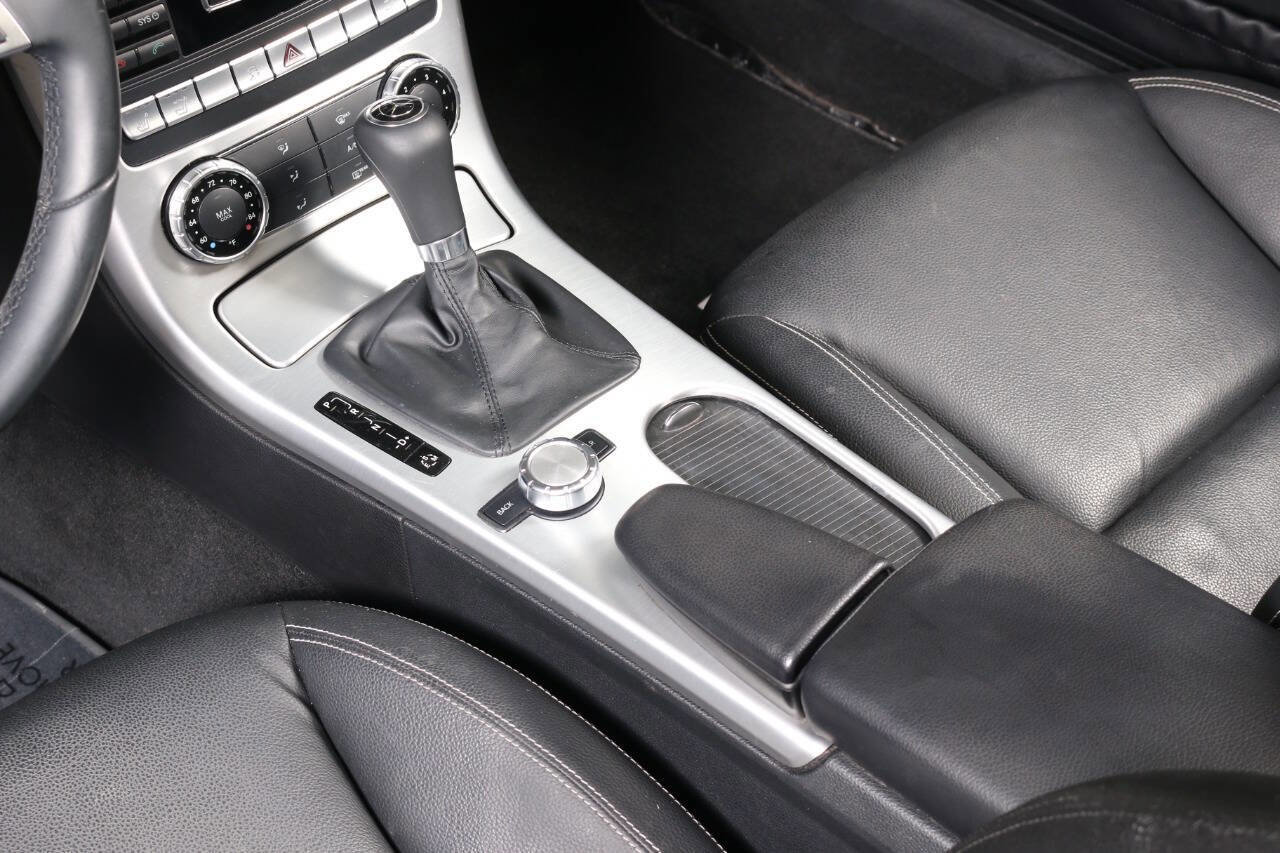 Used 2014 Mercedes-Benz SLK 250 w/ Premium Package image 39