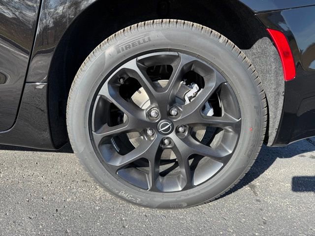 New 2026 Chrysler Pacifica Limited w/ S Appearance Package image 10