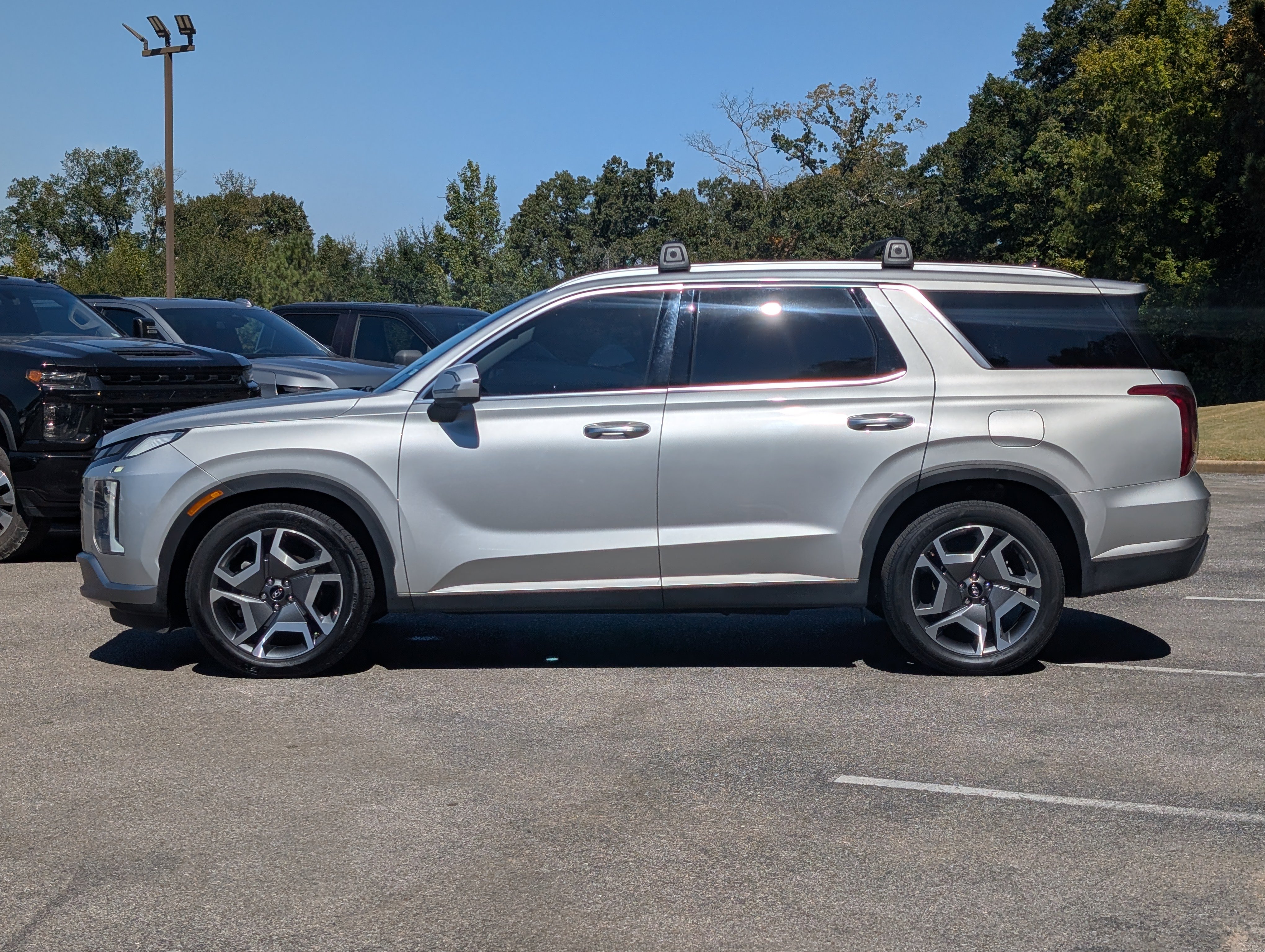 Used 2024 Hyundai Palisade SEL w/ Premium Package FWD image 6