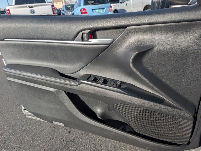 Used 2020 Toyota Camry XLE image 20