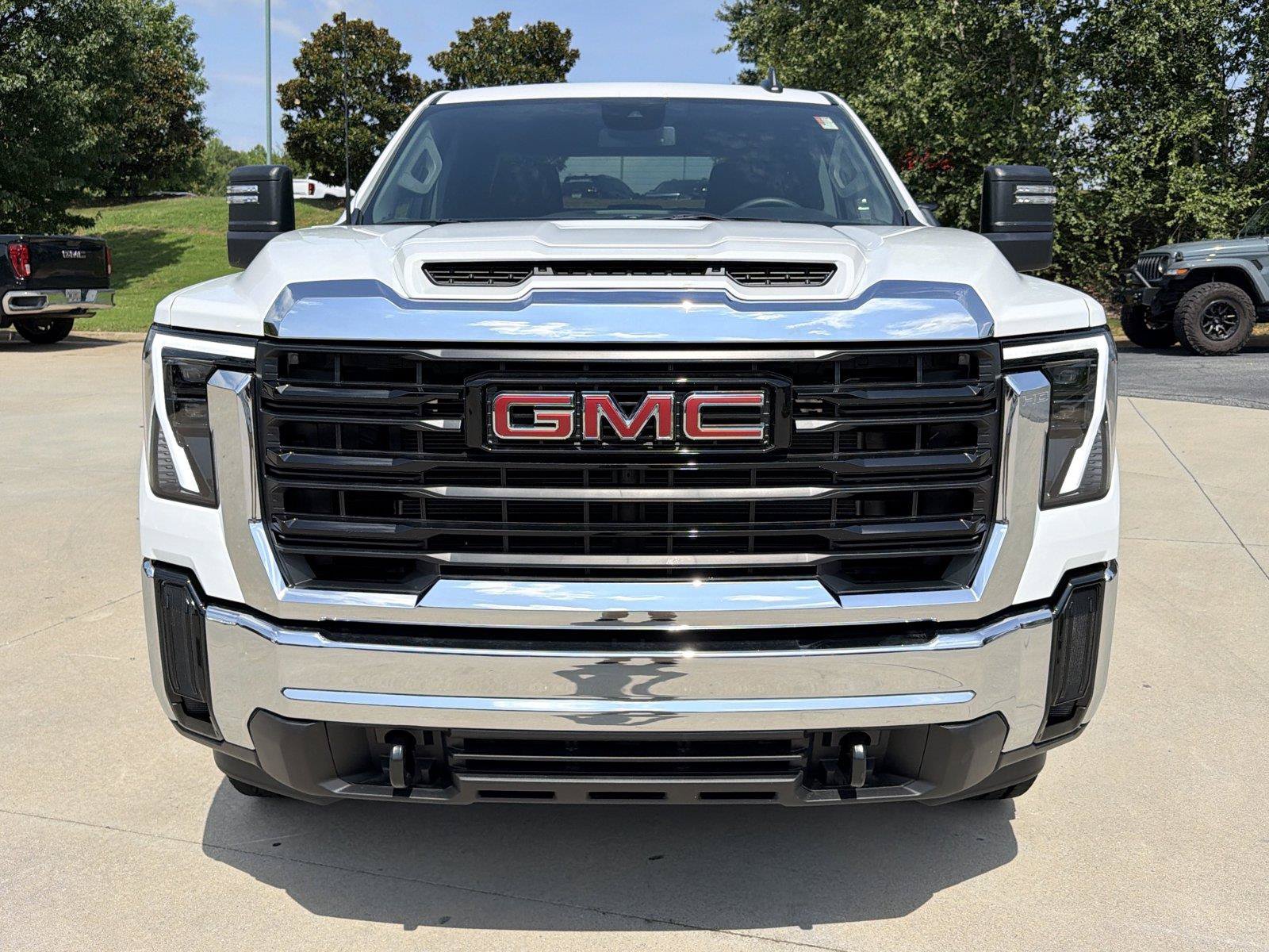 New 2026 GMC Sierra 2500 Pro w/ Convenience Package AWD/4WD image 2