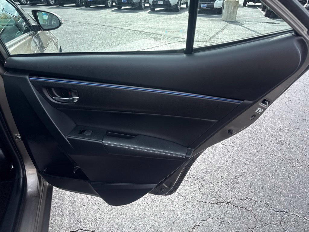 Certified 2017 Toyota Corolla SE w/ SE Premium Package FWD image 18