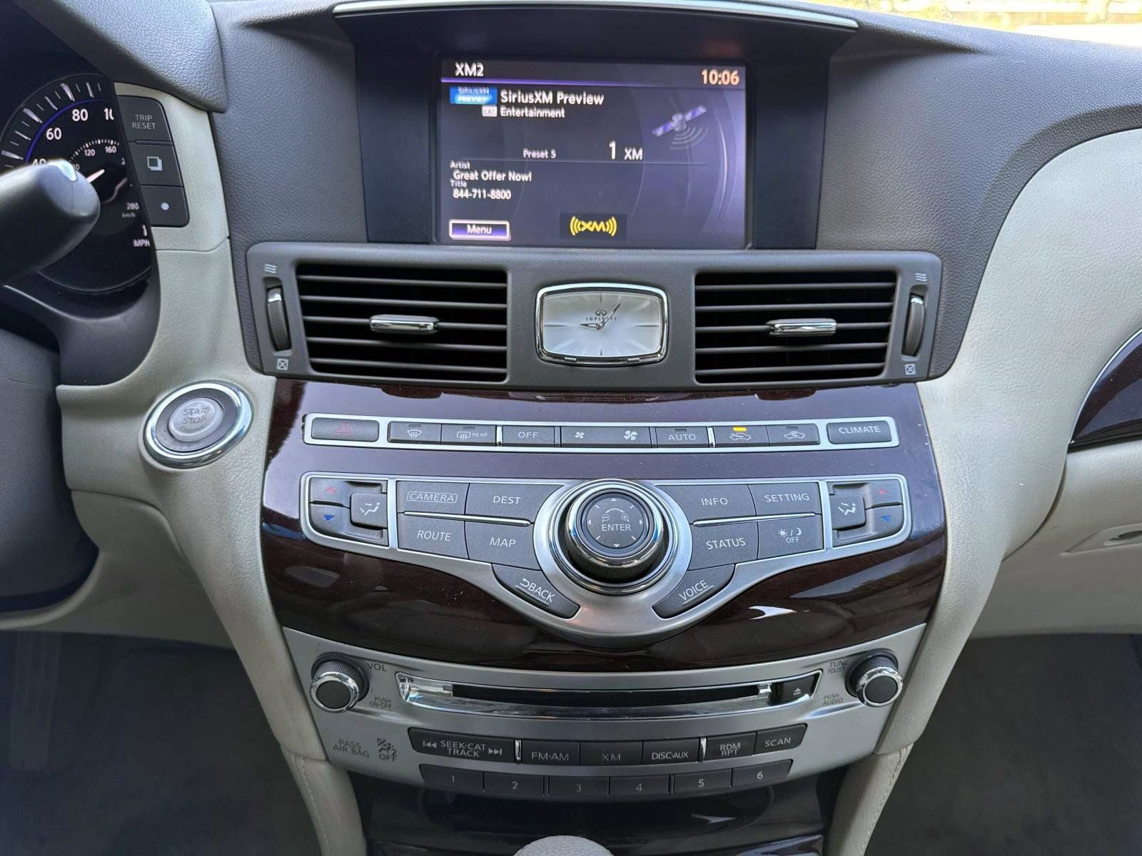 Used 2015 INFINITI Q70 L 3.7 image 25