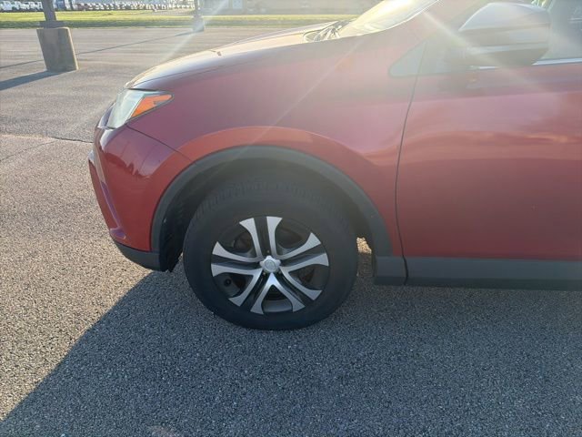 Used 2016 Toyota RAV4 LE FWD image 6