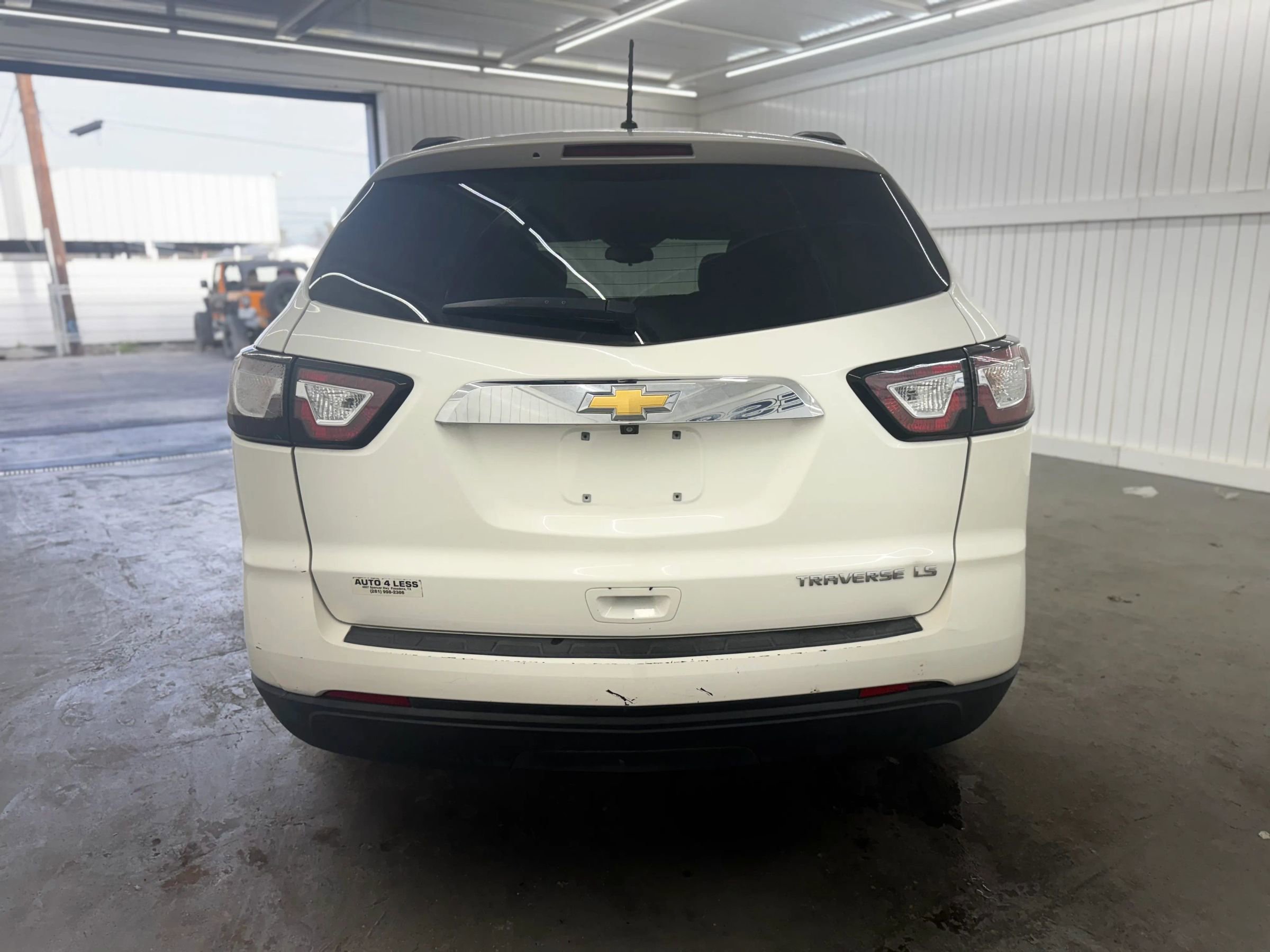 Used 2015 Chevrolet Traverse LS FWD image 6
