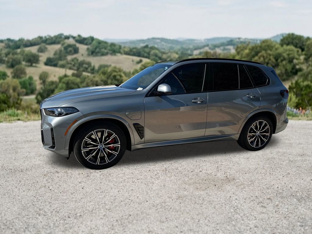 Used 2025 BMW X5 xDrive50e w/ M Sport Package AWD/4WD image 4