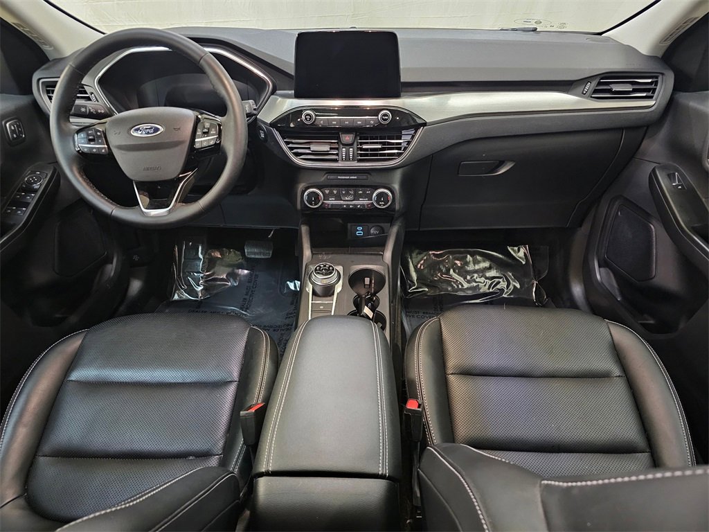 Used 2022 Ford Escape Titanium w/ Class II Trailer Tow Package image 18