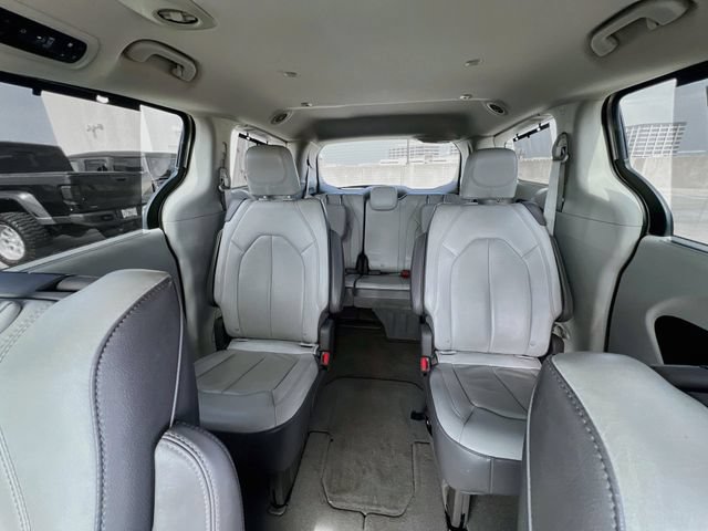 Used 2018 Chrysler Pacifica Touring-L Plus w/ Advanced Safetytec Group FWD image 26