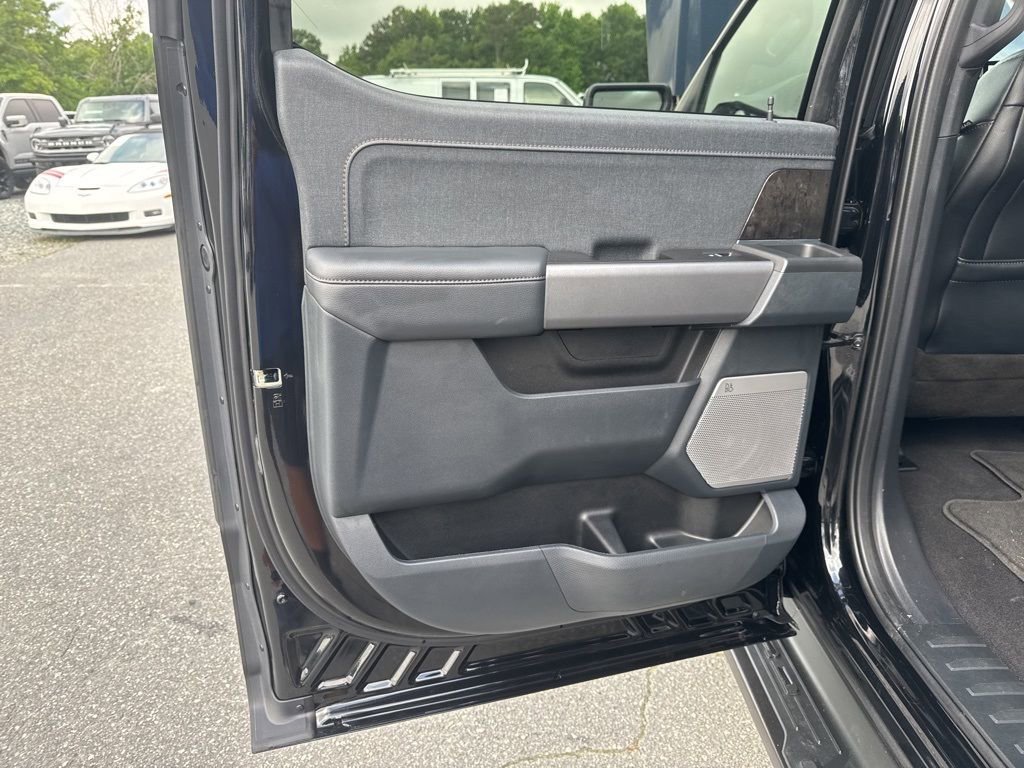 Used 2023 Ford F150 Lightning Lariat image 27