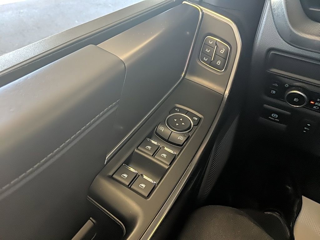 Certified 2025 Ford F150 Platinum w/ Equipment Group 702A High image 33