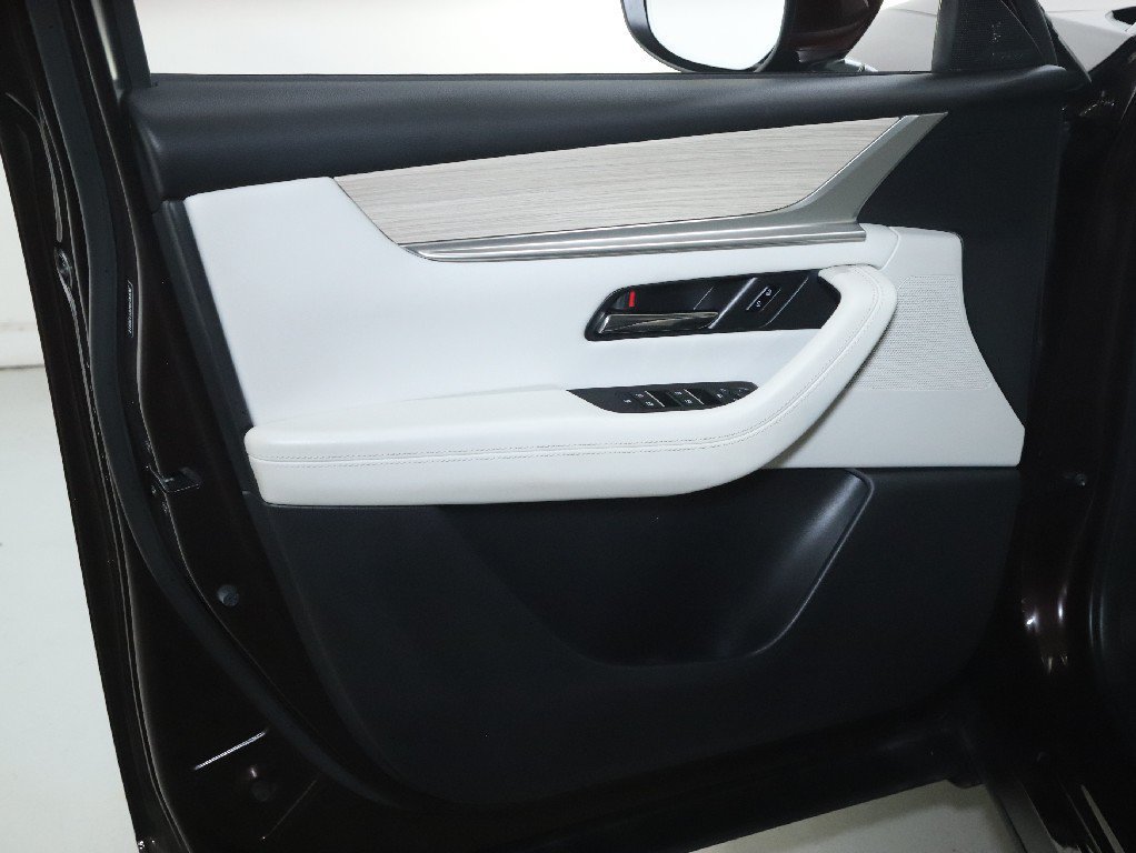 Certified 2024 MAZDA CX-90 Plug-In Hybrid w/ Premium Plus AWD/4WD image 18