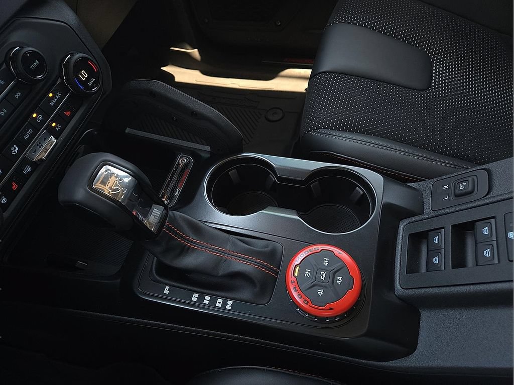 Used 2025 Ford Bronco Raptor AWD/4WD image 39