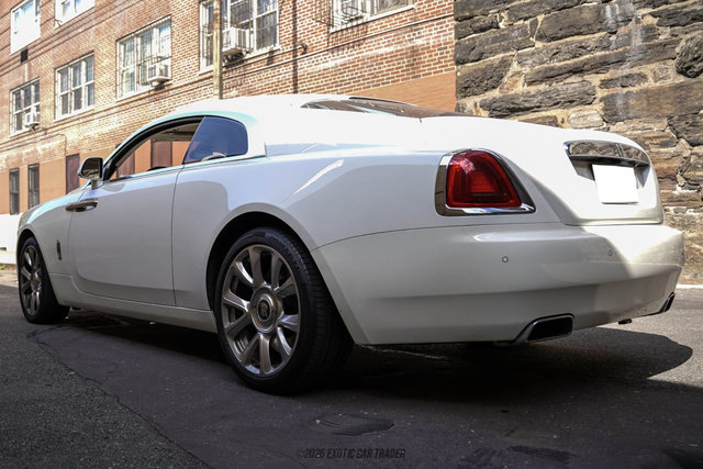 Used 2017 Rolls-Royce Wraith RWD image 4