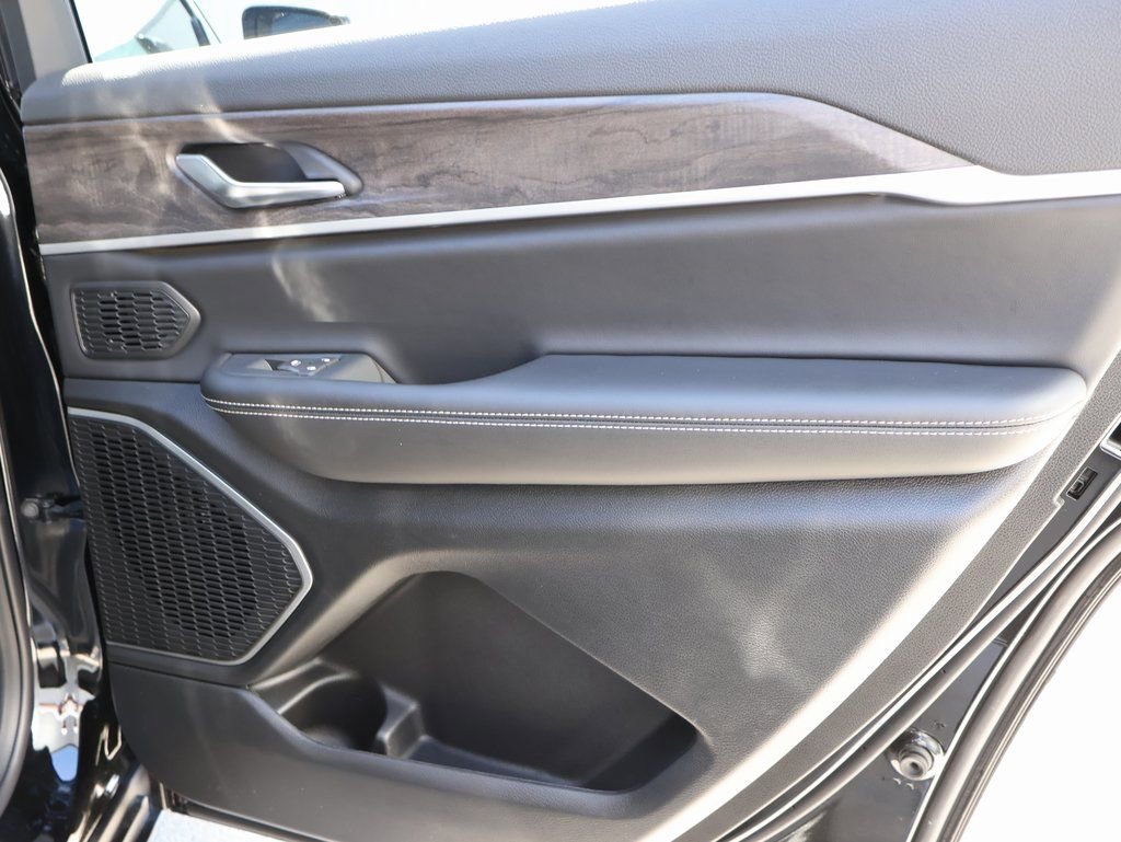 New 2026 Jeep Grand Cherokee L Limited w/ Trailer Tow Package image 11