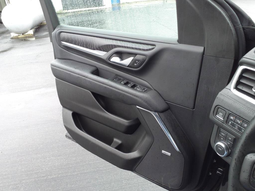 Used 2024 GMC Yukon XL Denali image 12