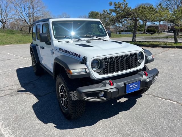 Used 2025 Jeep Wrangler Unlimited Rubicon AWD/4WD image 2