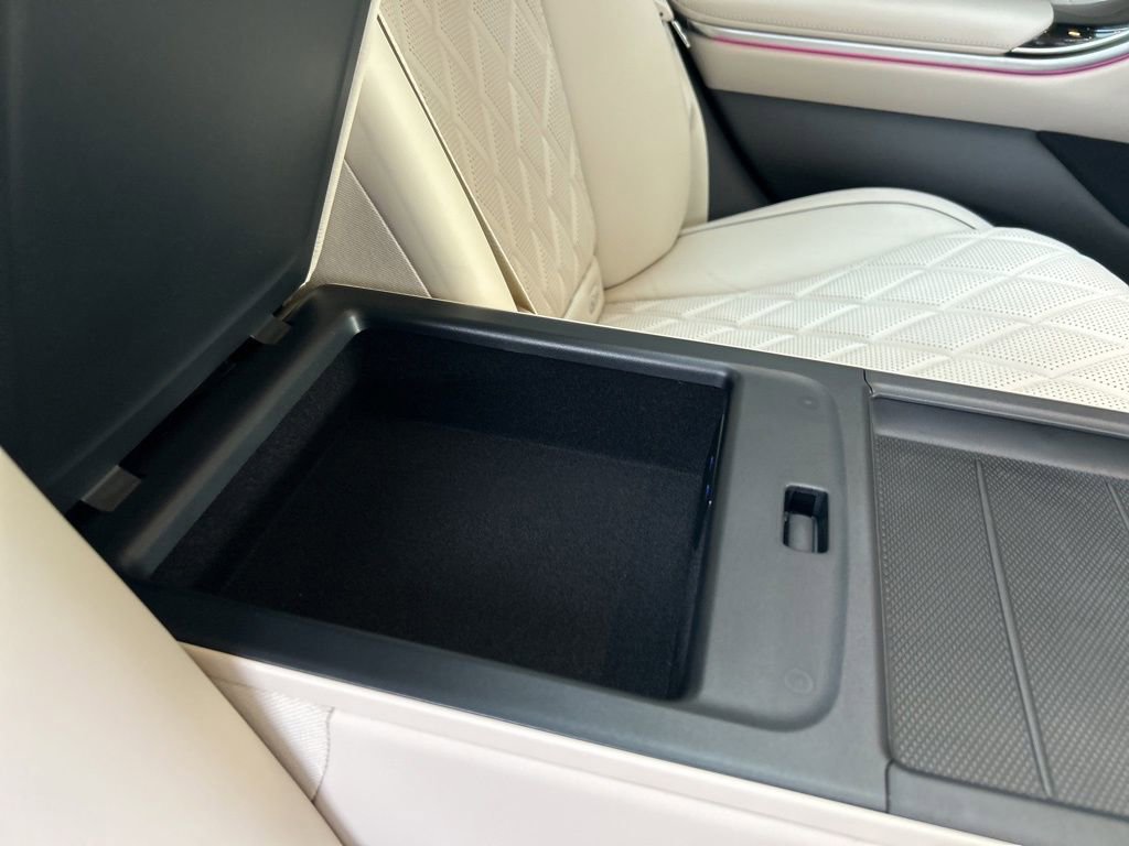 Used 2024 Mercedes-Benz S 580e 4MATIC Sedan w/ AMG Line image 34