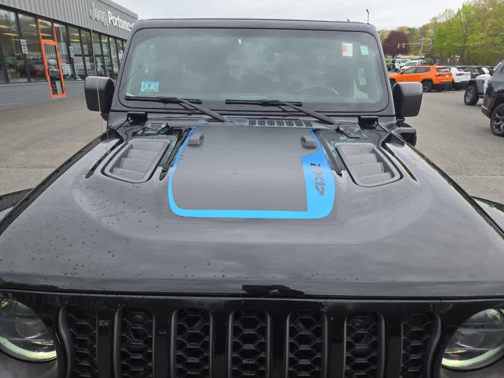 Used 2023 Jeep Wrangler Unlimited Rubicon 4xe w/ Steel Bumper Group AWD/4WD image 8