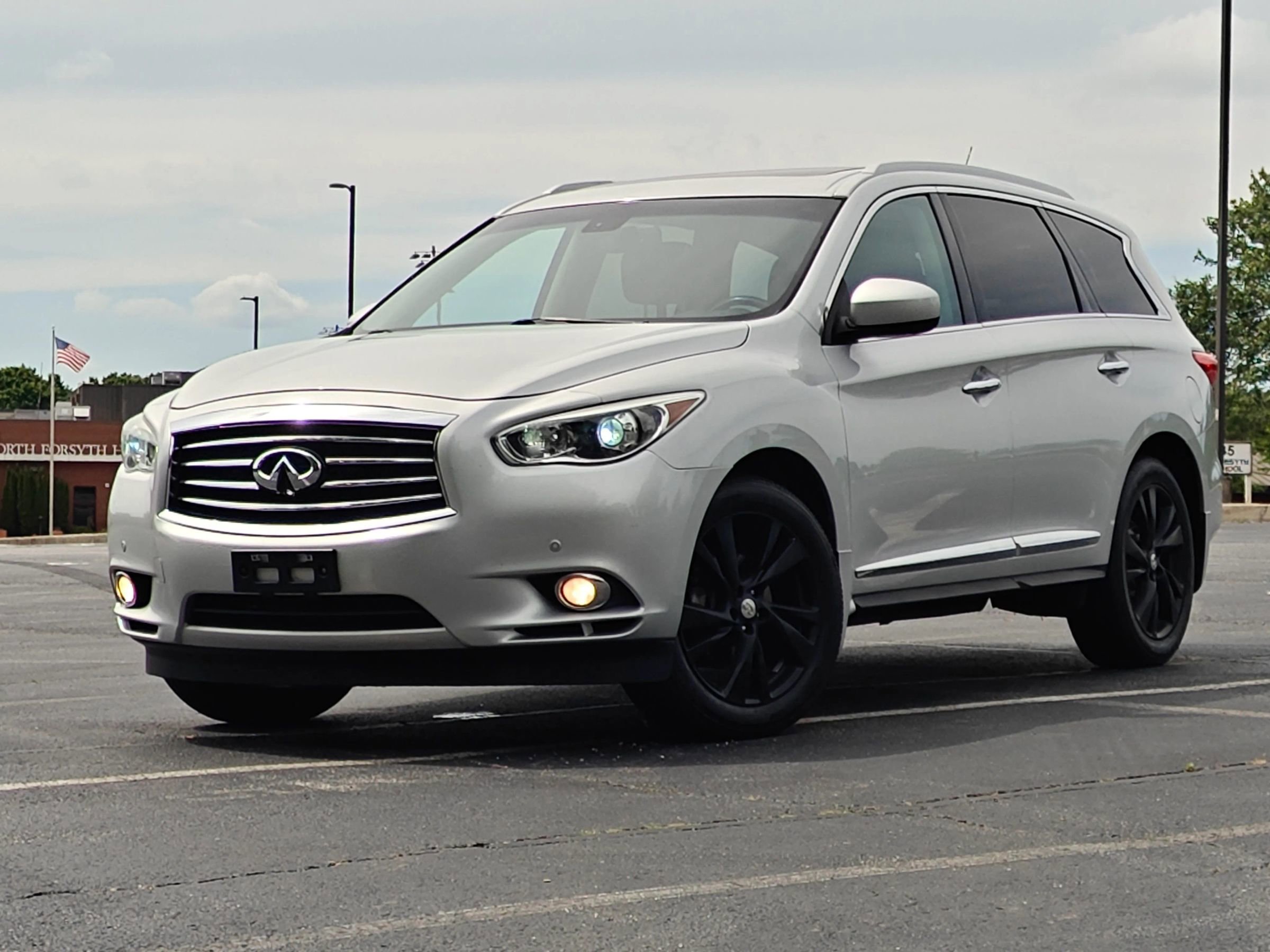 Used 2013 INFINITI JX35 AWD w/ Premium Pkg image 1
