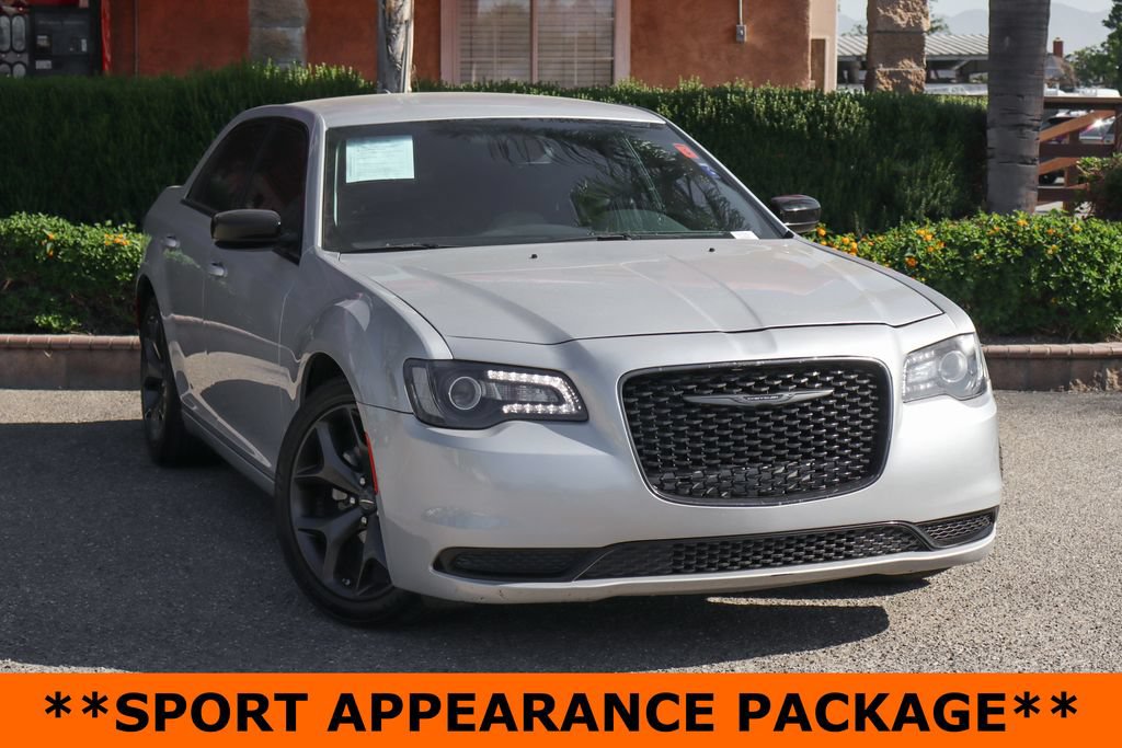 Used 2023 Chrysler 300 Touring w/ Sport Appearance Package RWD image 2