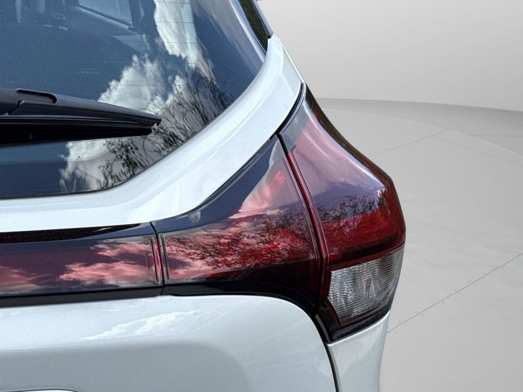 Certified 2024 Nissan Kicks SV image 3