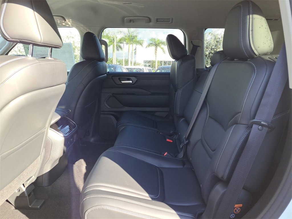 New 2026 Nissan Armada SV image 5