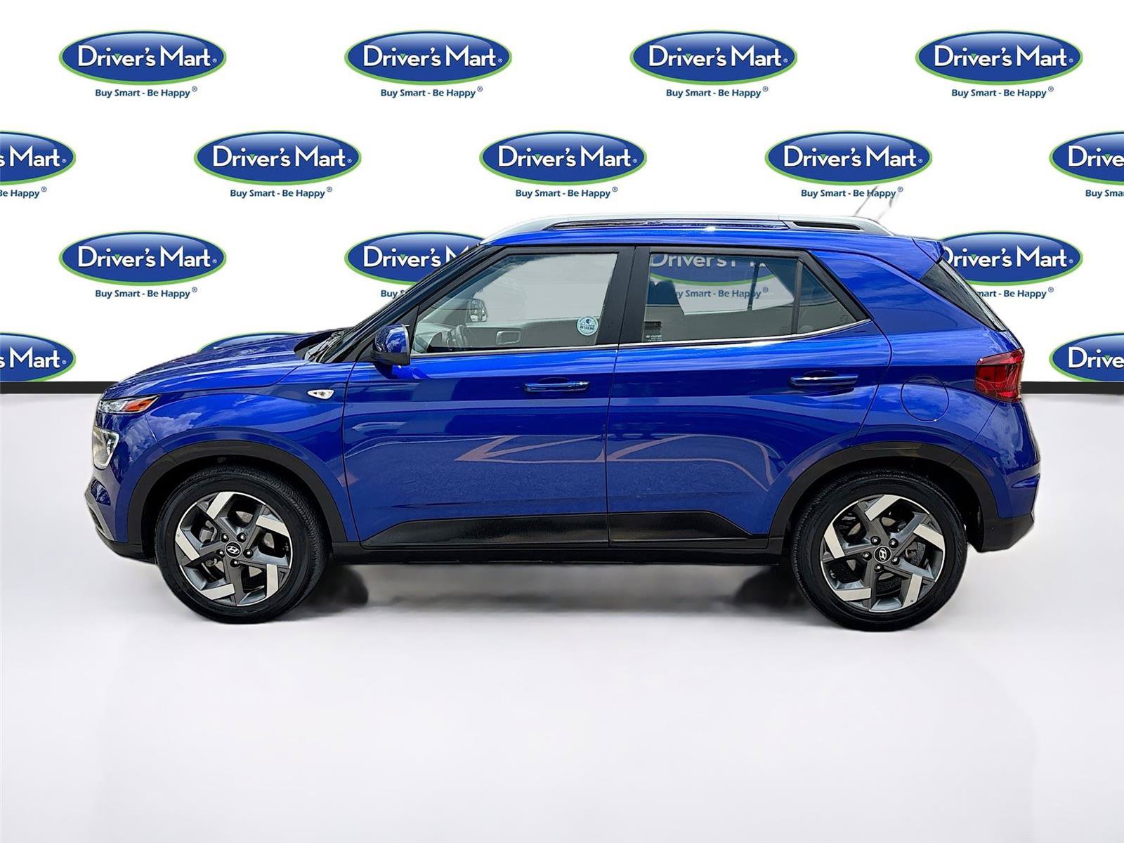 Used 2025 Hyundai Venue SEL FWD image 4