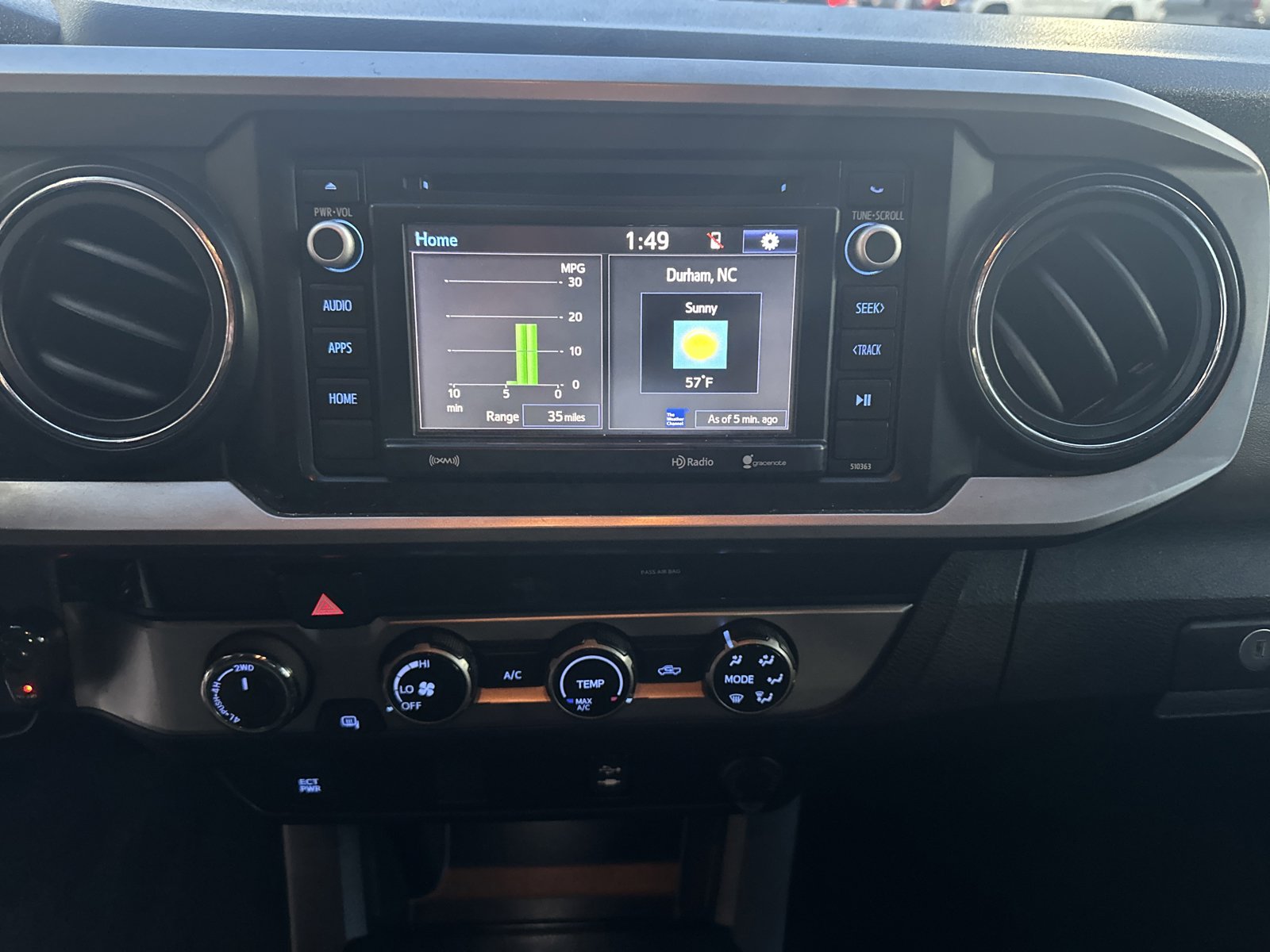 Used 2018 Toyota Tacoma SR5 w/ SR5 Appearance Package (SM) AWD/4WD image 14