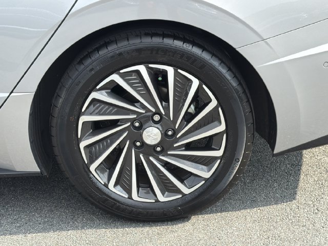 Certified 2023 Hyundai Sonata Limited FWD image 14