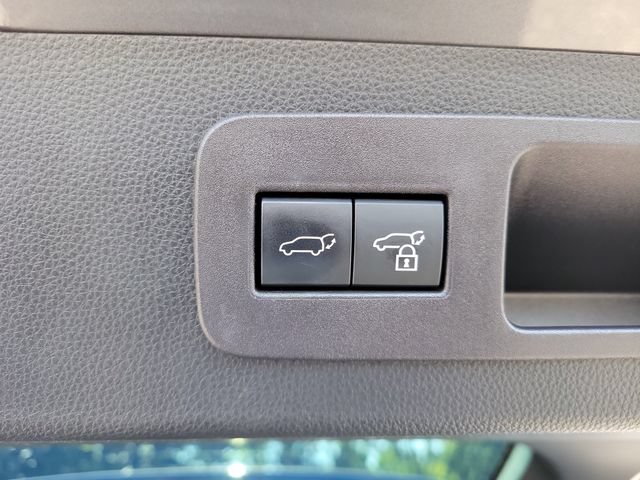 Used 2023 Lexus LX 600 4WD w/ Appearance Package image 32