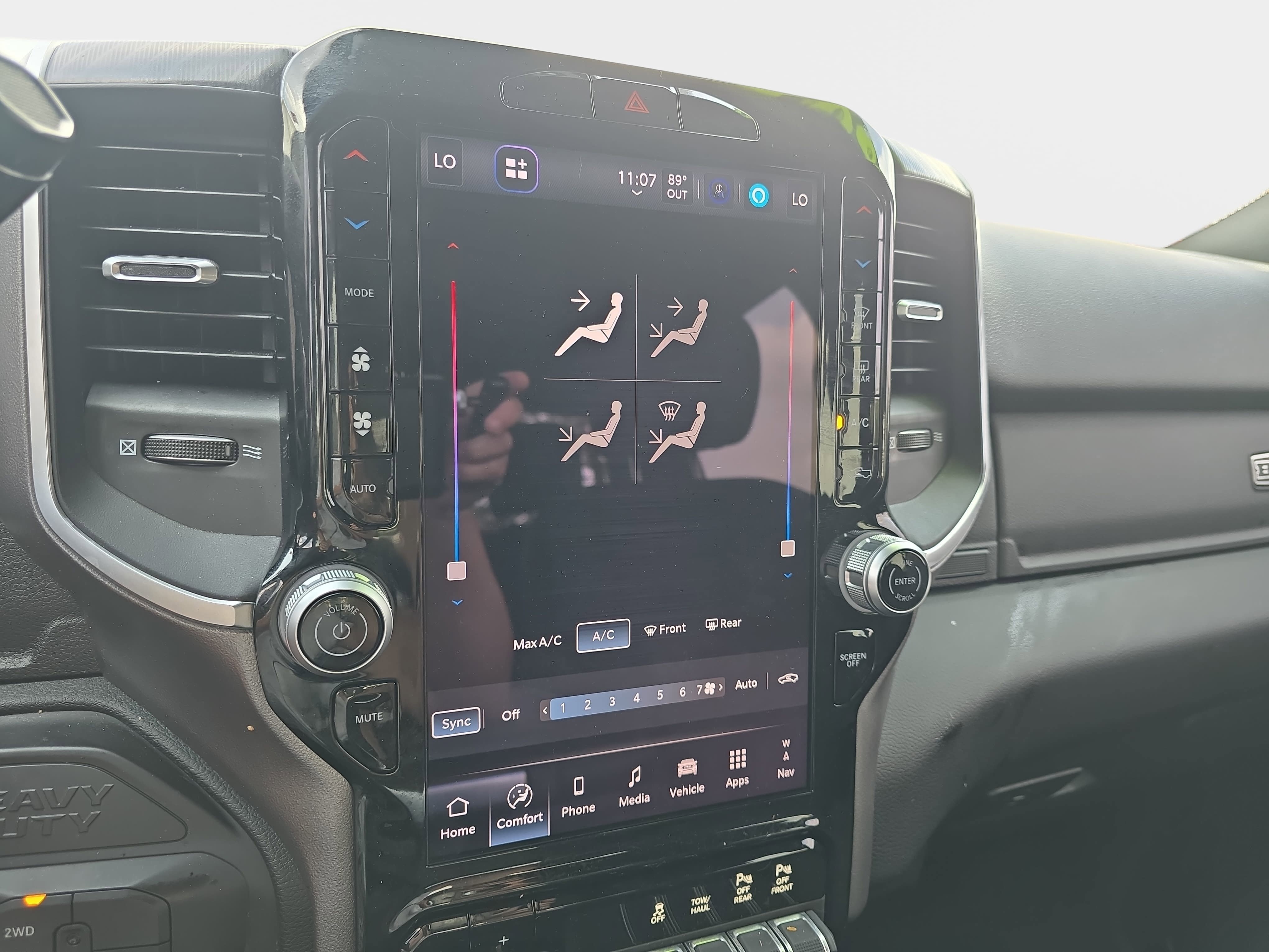 Used 2025 RAM 2500 Big Horn AWD/4WD image 23