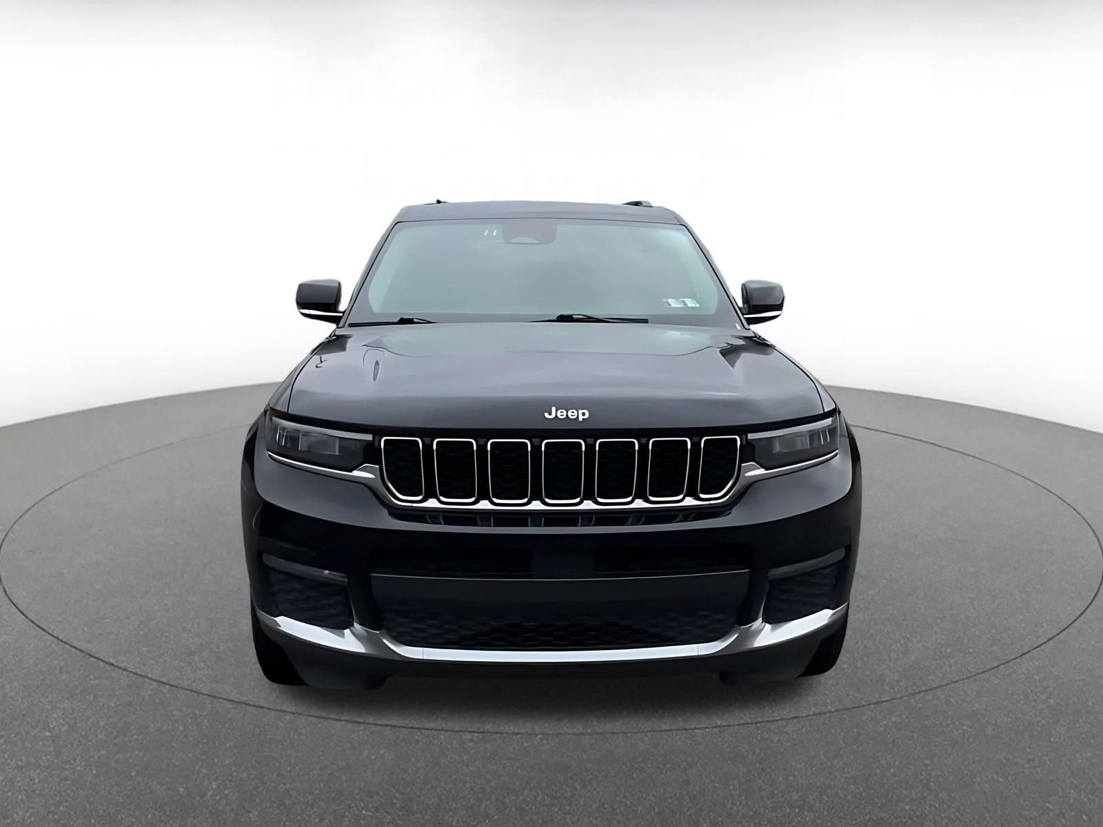 Used 2023 Jeep Grand Cherokee L Limited AWD/4WD image 4