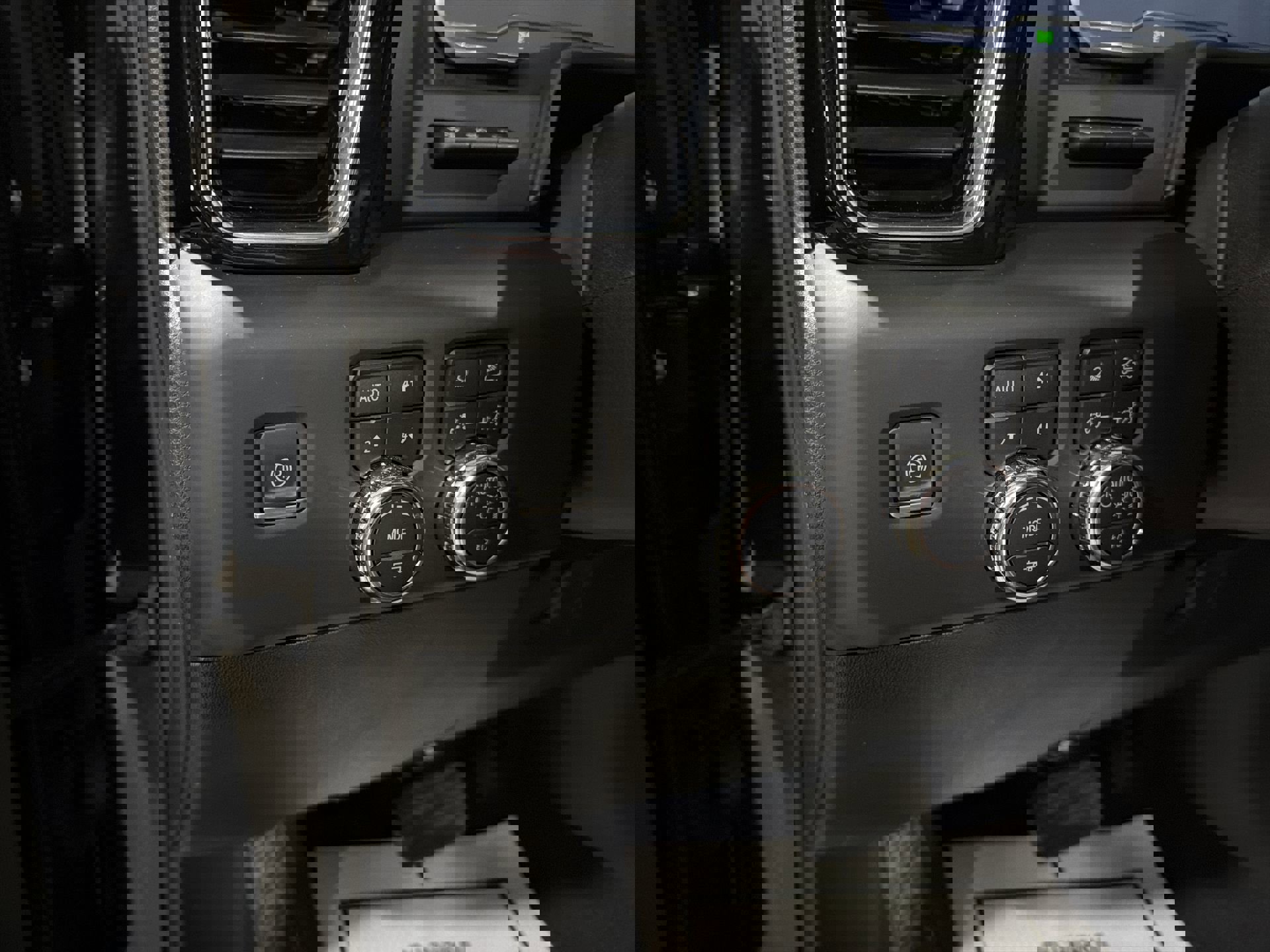 Used 2024 GMC Sierra 2500 Denali Ultimate image 24