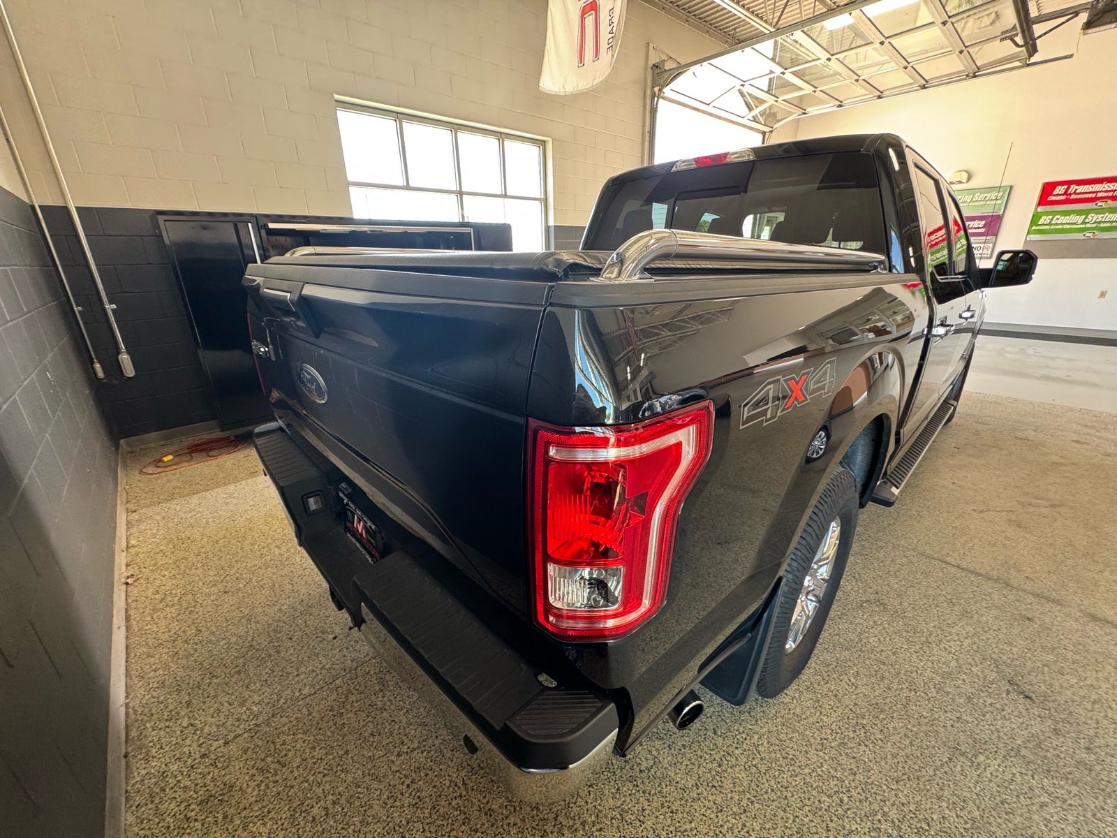 Used 2015 Ford F150 XLT w/ Equipment Group 302A Luxury AWD/4WD image 5