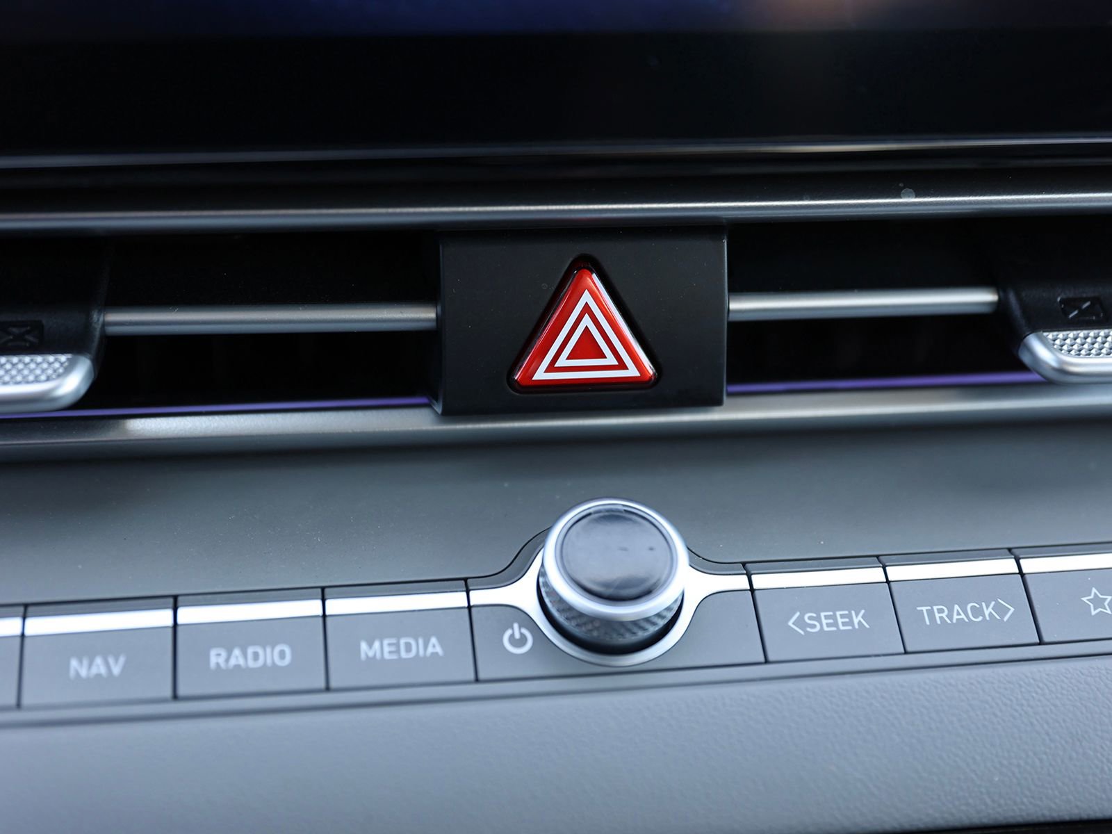 Used 2025 Hyundai Elantra SEL FWD image 22