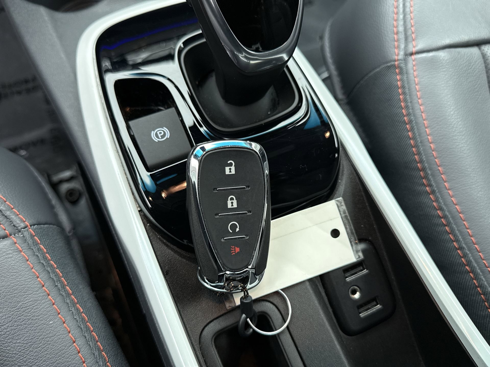 Used 2021 Chevrolet Bolt Premier w/ Infotainment Package FWD image 23