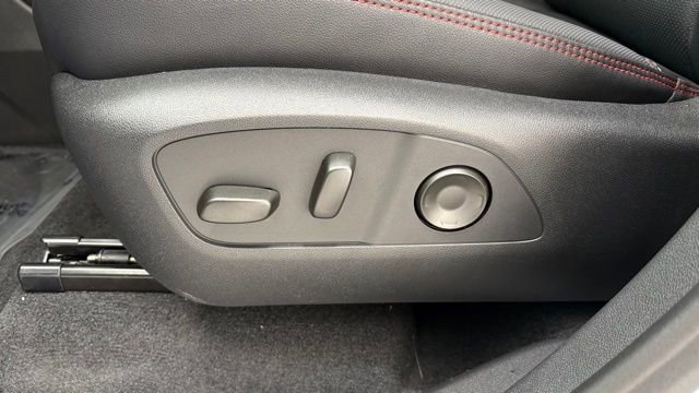 New 2026 Chevrolet Traverse RS image 14