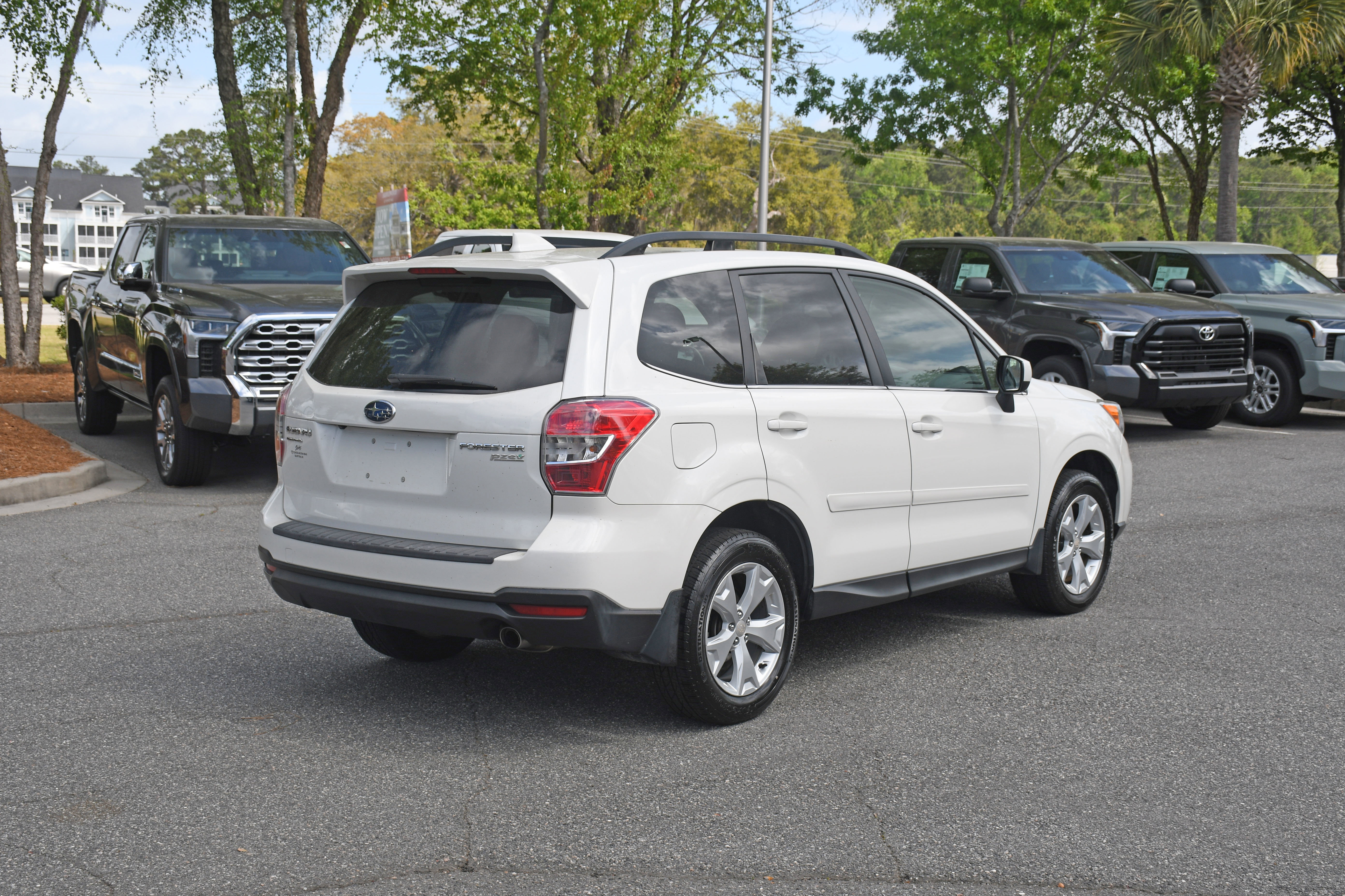 Used 2016 Subaru Forester 2.5i Limited AWD/4WD image 4