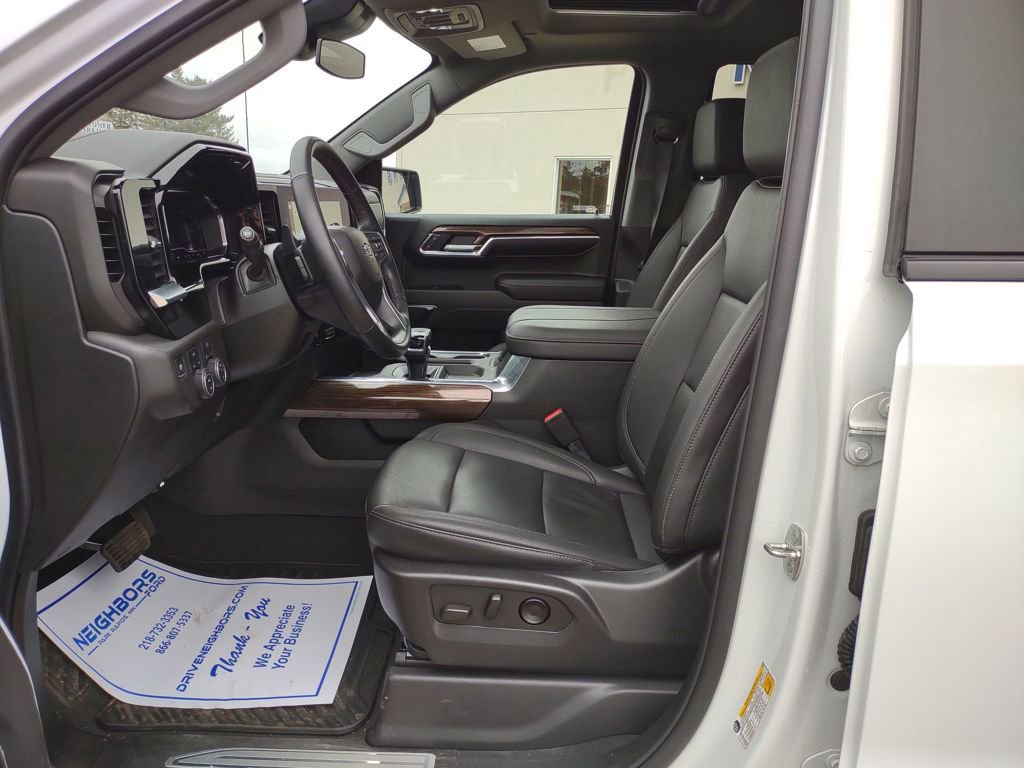 Used 2024 Chevrolet Silverado 1500 RST w/ Convenience Package II AWD/4WD image 9
